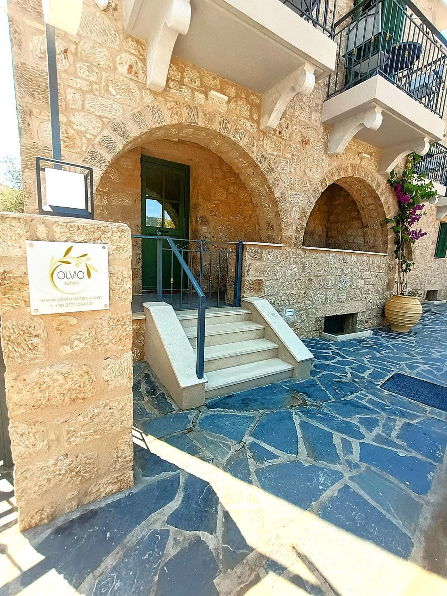 Olvio Suites Kardamyli Habitación foto